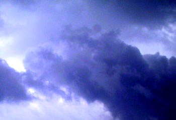 düstere Wolken