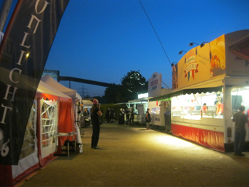 Die Marktstände am Abend